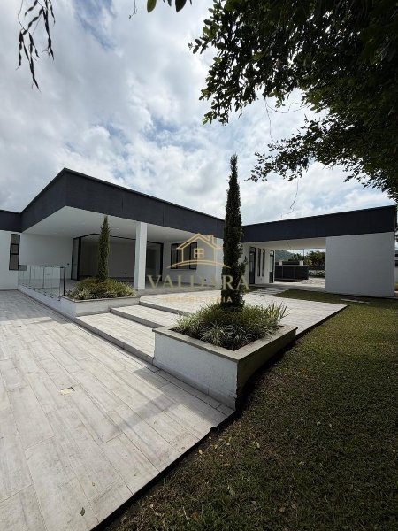 Casa-Finca en Ambos en Vereda Combia